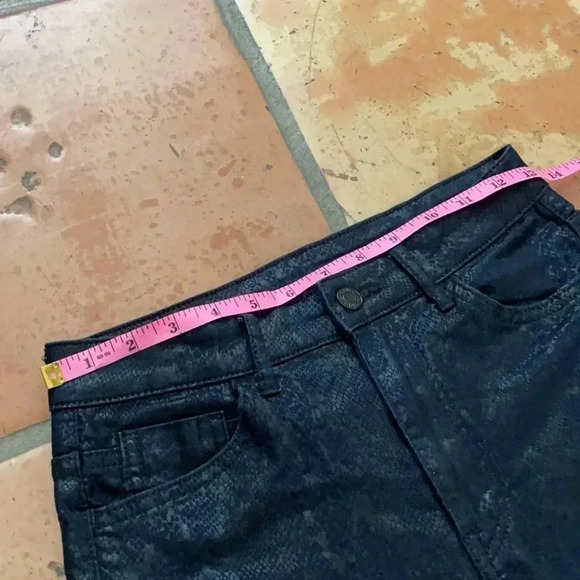 🔷 H&M High Rise Skinny Ankle Black & Blue Snakeskin Denim Jeans - Picture 3 of 8